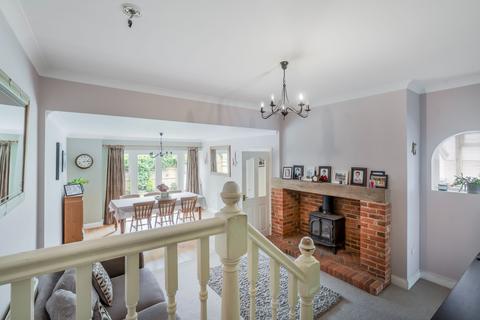 Hawkhurst Road, Cranbrook TN17 4 bed semi
