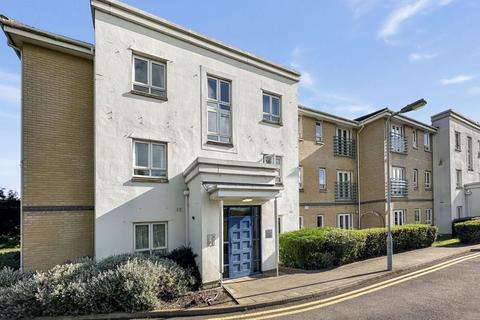 Sovereign Heights, Slough, SL3 2 bed flat for sale