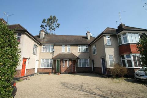 Pinner Road, Northwood 2 bed maisonette for sale