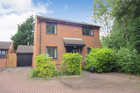 Hertford Close, Leeds LS15 3 bed detached house for sale