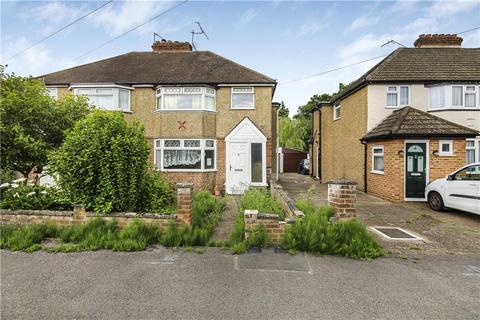 Lindsay Road, Addlestone KT15 4 bed semi