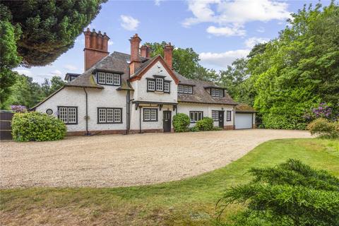 6 bedroom detached house for sale