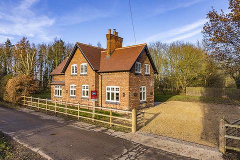 Priory Road, Thurgarton NG14 3 bed cottage for sale