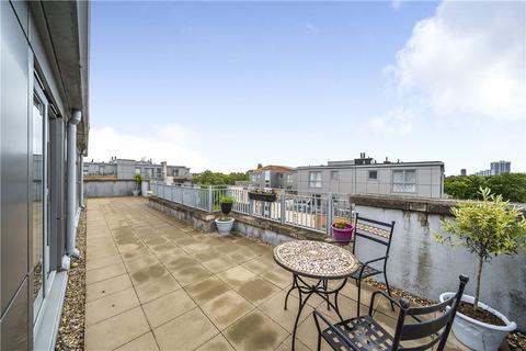 Fortune Avenue, Edgware, Middlesex 2 bed apartment for sale