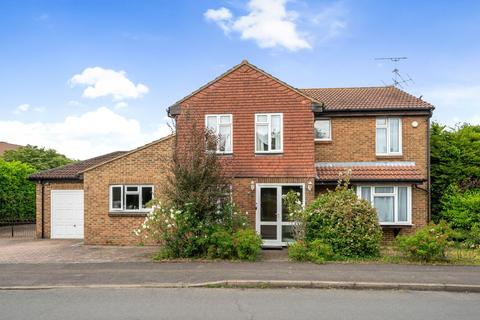 Sutherland Drive, Guildford GU4 5 bed house for sale
