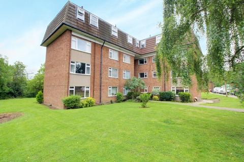 2 bedroom ground floor flat for sale