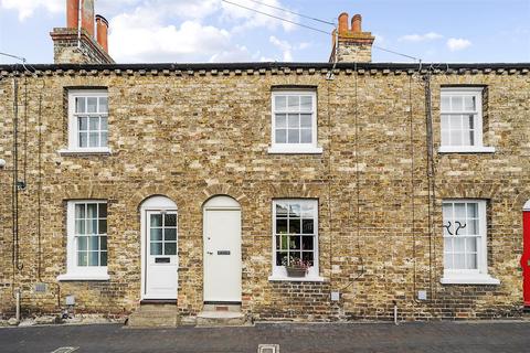 Paradise Row, Sandwich CT13 2 bed terraced house for sale