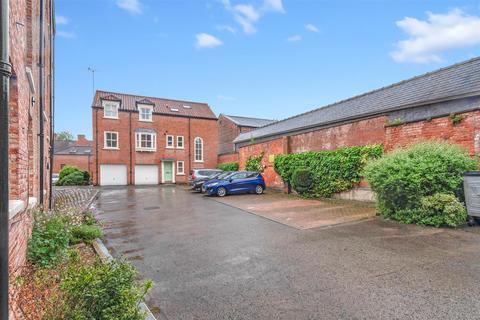 Trinity Lane, Bishophill 2 bed apartment for sale