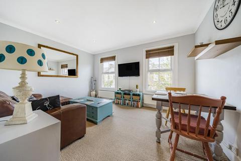 Newton Road, Wimbledon 2 bed flat for sale