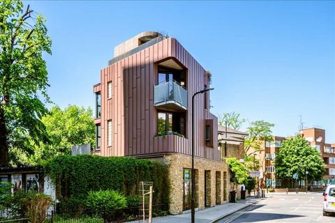 London Fields West Side, London... 3 bed house for sale