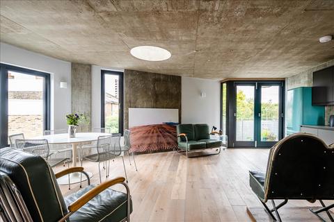 London Fields West Side, London... 3 bed house for sale