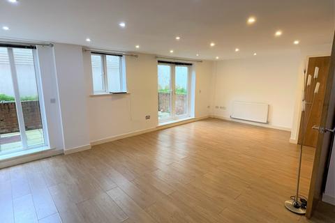 Elm Grove, Southsea, Hampshire 2 bed ground floor flat for sale