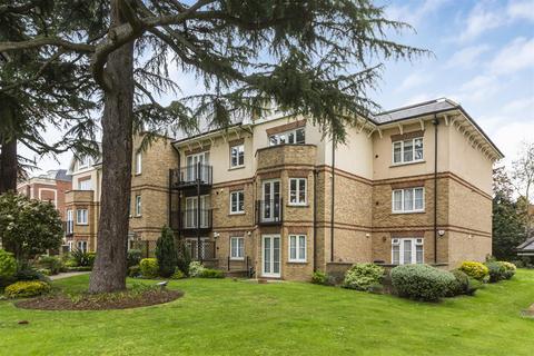 Village Road, Enfield, EN1 2 bed flat for sale