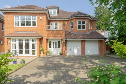 6 bedroom detached house for sale