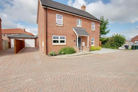 Forsythia Avenue, Louth LN11 4 bed detached house for sale