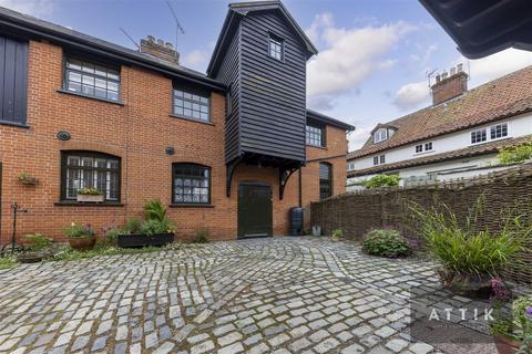 Wellington Court, Halesworth 5 bed mews for sale