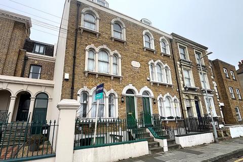 Milton Place, Gravesend, DA12 4 bed end of terrace house for sale
