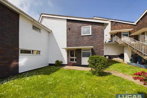 Wellington Court, Lon St Ffraid... 3 bed townhouse for sale