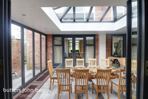 Minshull Hall Court, Crewe 4 bed barn conversion for sale