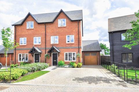 Contemporary Family Living Surrounded... 4 bed semi
