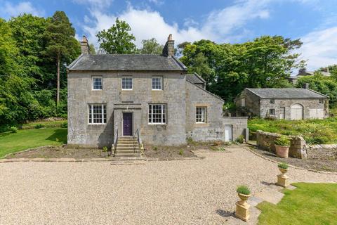 5 bedroom country house for sale