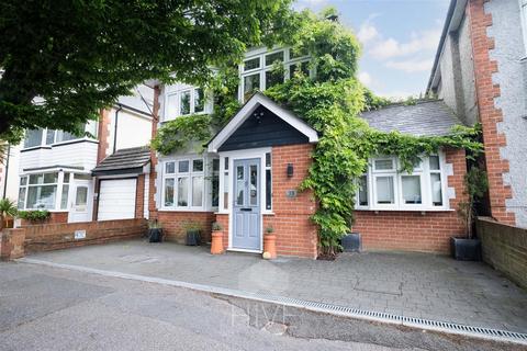 The Grove, Bournemouth BH9 4 bed detached house for sale