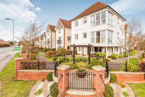 Farringford Court, Avenue Road... 1 bed apartment for sale