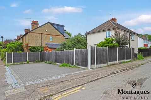 Crossing Road, Epping, CM16 7BQ 2 bed semi