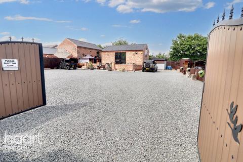 Station Road, Torksey 3 bed barn conversion for sale