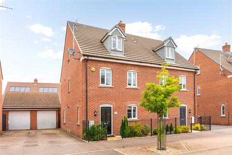 Drayhorse Crescent, Woburn Sands... 4 bed semi