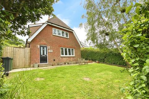 2 bedroom detached house for sale