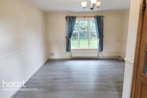 Four Acres, Welwyn Garden City 3 bed terraced house for sale