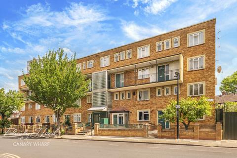 Rogers Road, London, E16 3 bed flat for sale