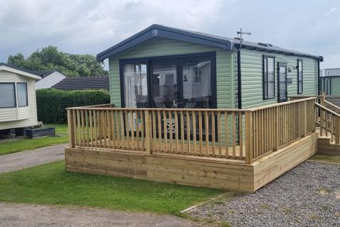 2 bedroom lodge for sale