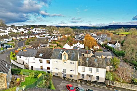 5 bedroom terraced house for sale