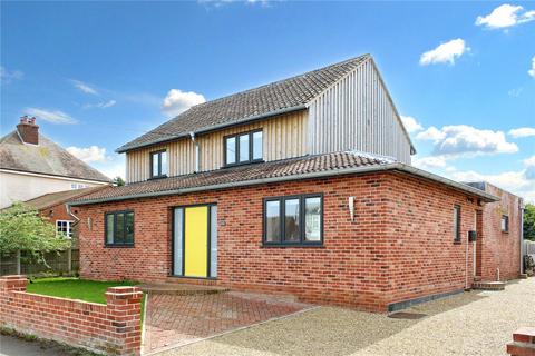Pier Avenue, Southwold, Suffolk, IP18 5 bed detached house for sale