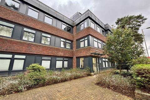 Fleet Road, Fleet GU51 1 bed apartment for sale