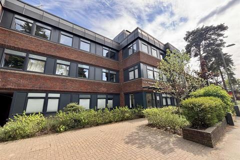 Fleet Road, Fleet GU51 1 bed apartment for sale