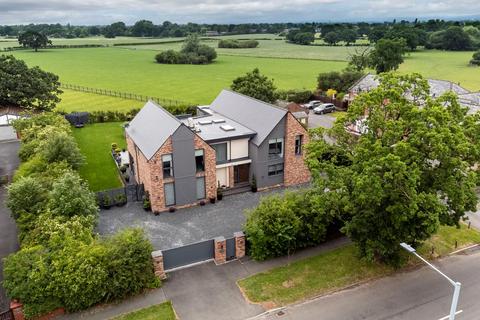 Chester Road, Woodford, 4 bed detached house for sale