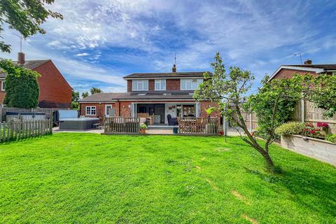 Marlborough Avenue, Tillingham 4 bed detached house for sale