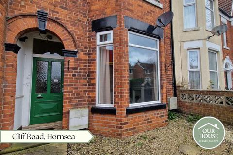 Cliff Road, Hornsea 2 bed flat for sale