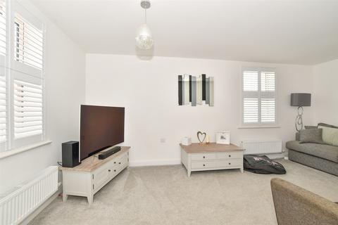 Braganza Drive, Staplehurst... 3 bed semi