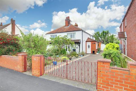 Alexandra Road, Mablethorpe LN12 2 bed semi