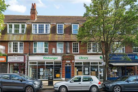 Pitshanger Lane, Ealing 3 bed apartment for sale