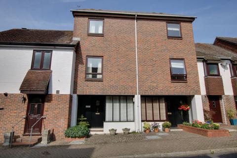 3 bedroom town house for sale