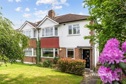 Meadway Close, New Barnet, EN5 2 bed ground floor flat for sale