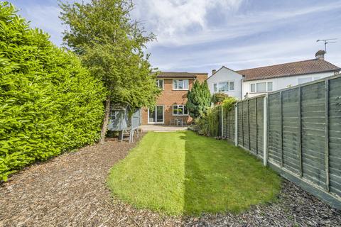 Wheatsheaf Lane, Surrey TW18 4 bed detached house for sale