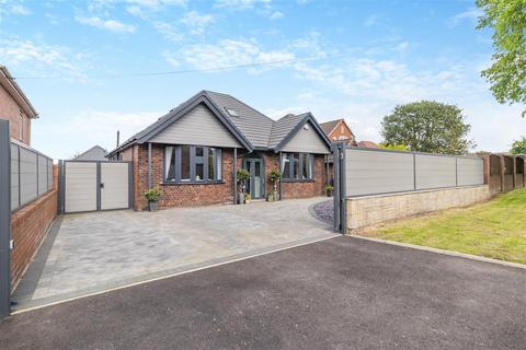 4 bedroom detached bungalow for sale