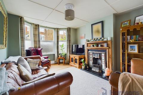 Park Road, Sittingbourne, Kent, ME10 1DY 4 bed end of terrace house for sale