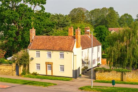 Ampthill Road, Shefford... 4 bed detached house for sale